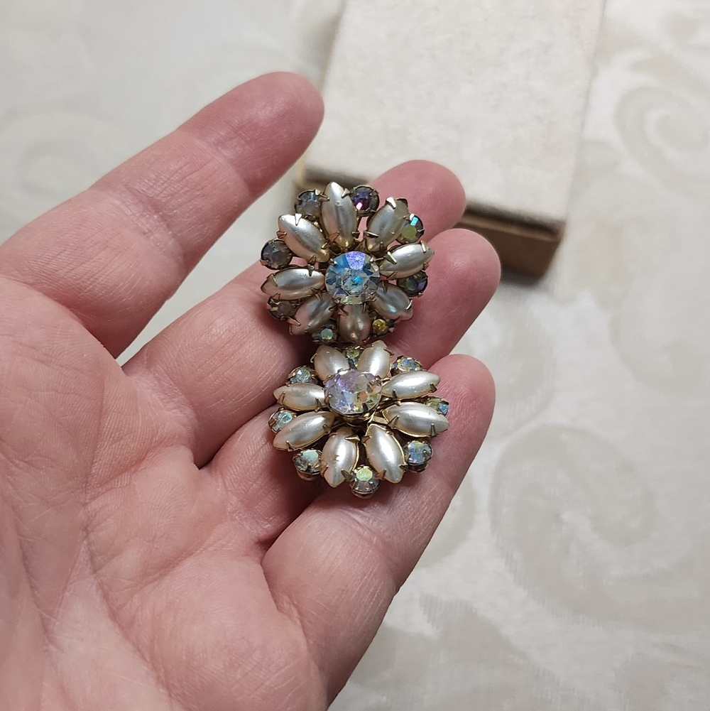 CORO MID-CENTURY SUNBURST REG. NUMBER CLUSTER EARRINGS MADE IN ENGLAND - Picture 2 of 16